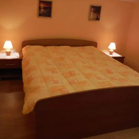 Mirjana Apartamento *